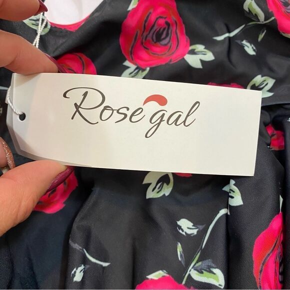 New With Tags RoseGal Black Floral Ruffle Bikini Swim Top 5X - Picture 7 of 10